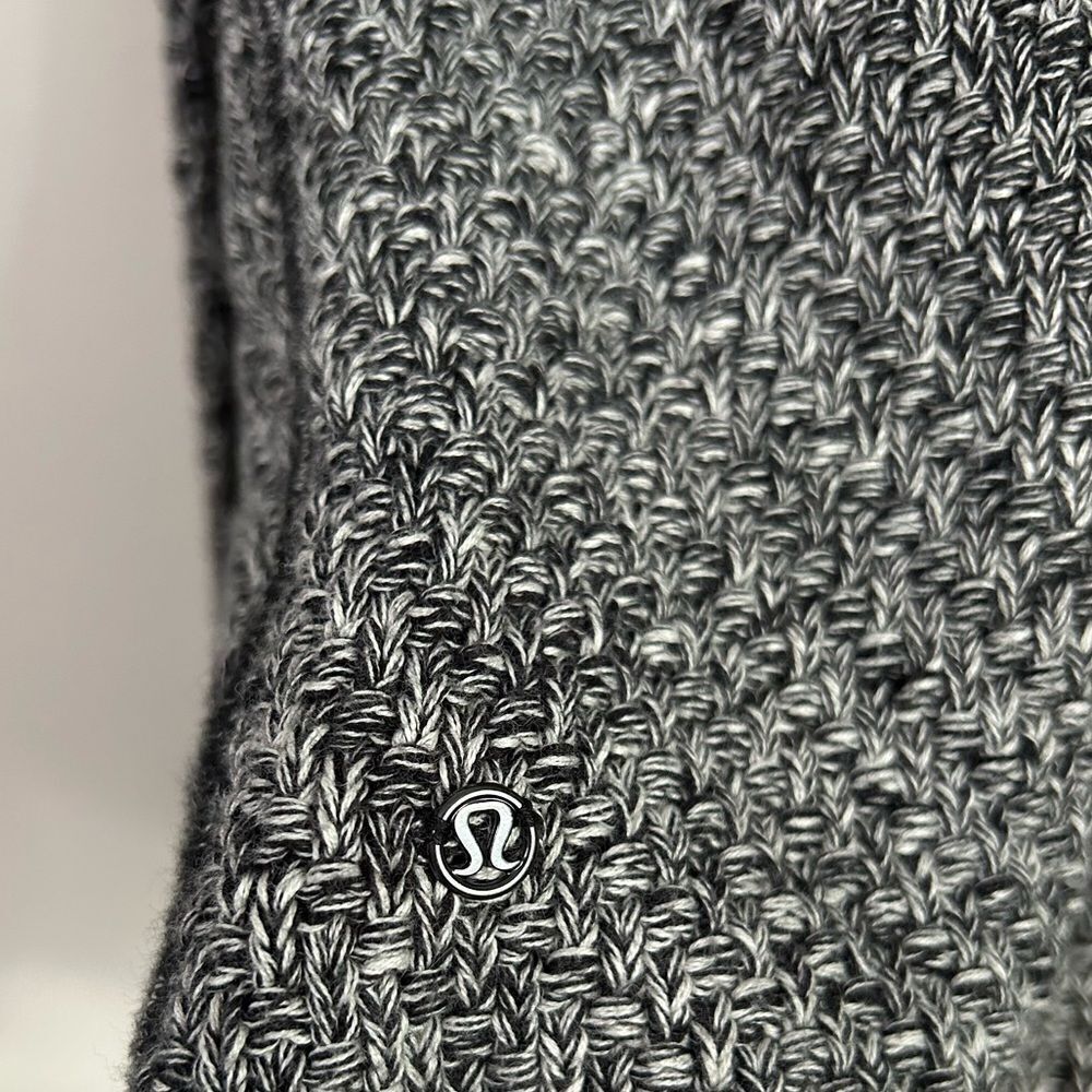 Lululemon Black and white Buttoned Cardigan - Picture 12 of 12